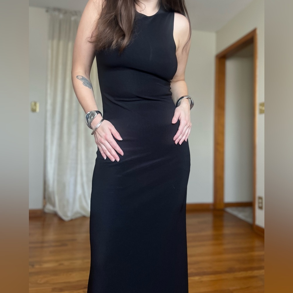 Elegant Black Sleeveless Dress